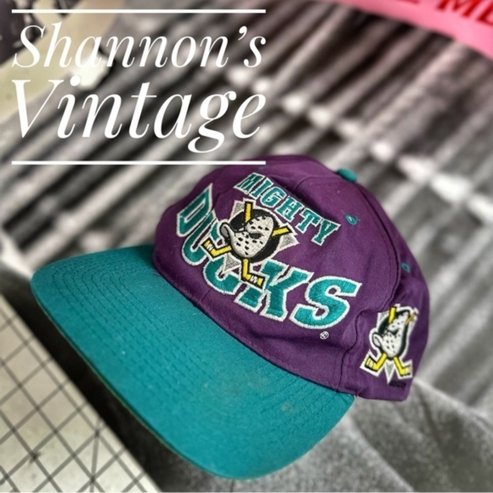 Anaheim Mighty Ducks VNTG Y2K Snapback Disney NHL Hat